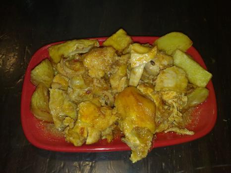 Tapa de Pollo guisado con patatas